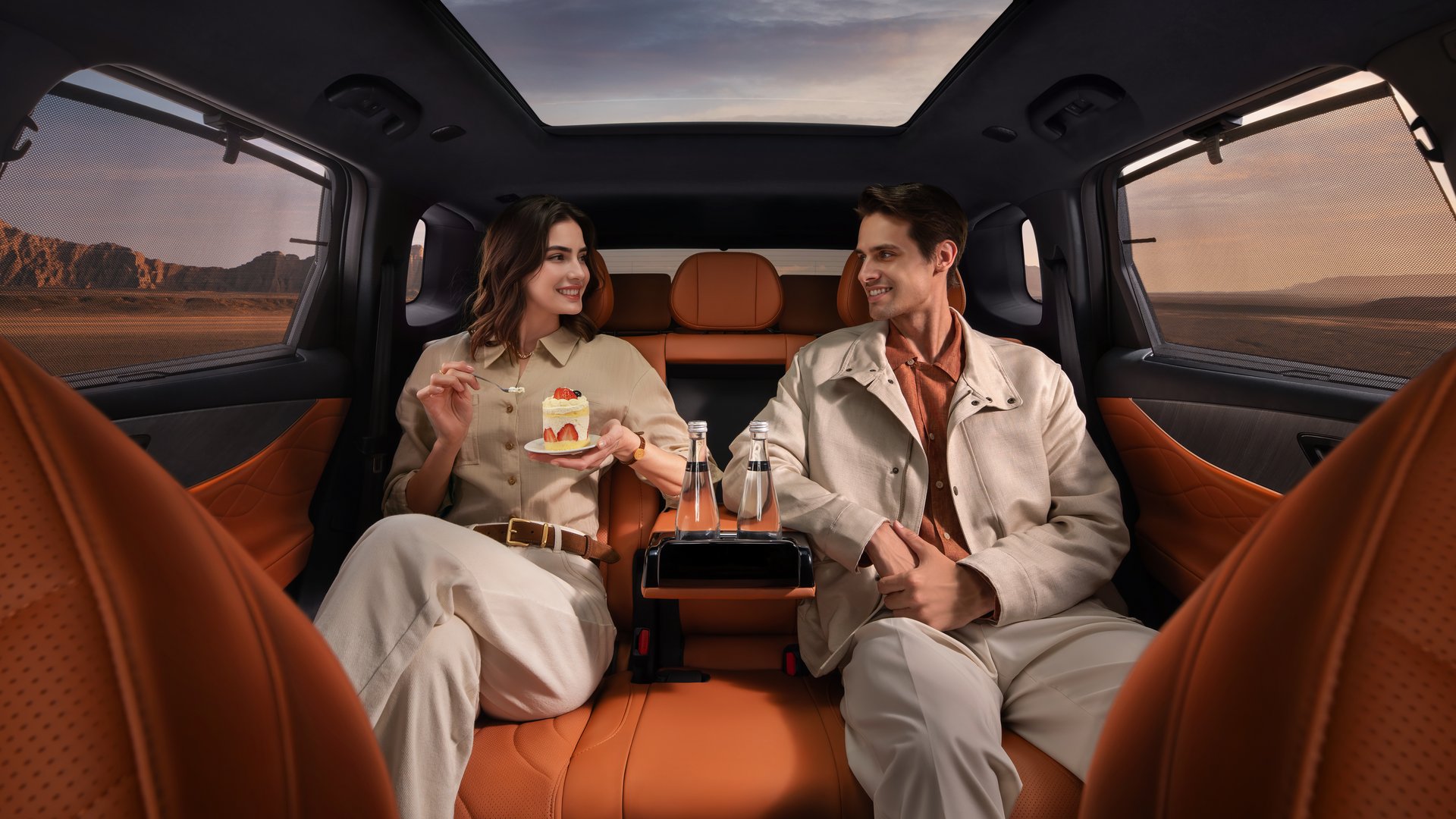 7-osobowe wnętrze wykończone skórą naturalną